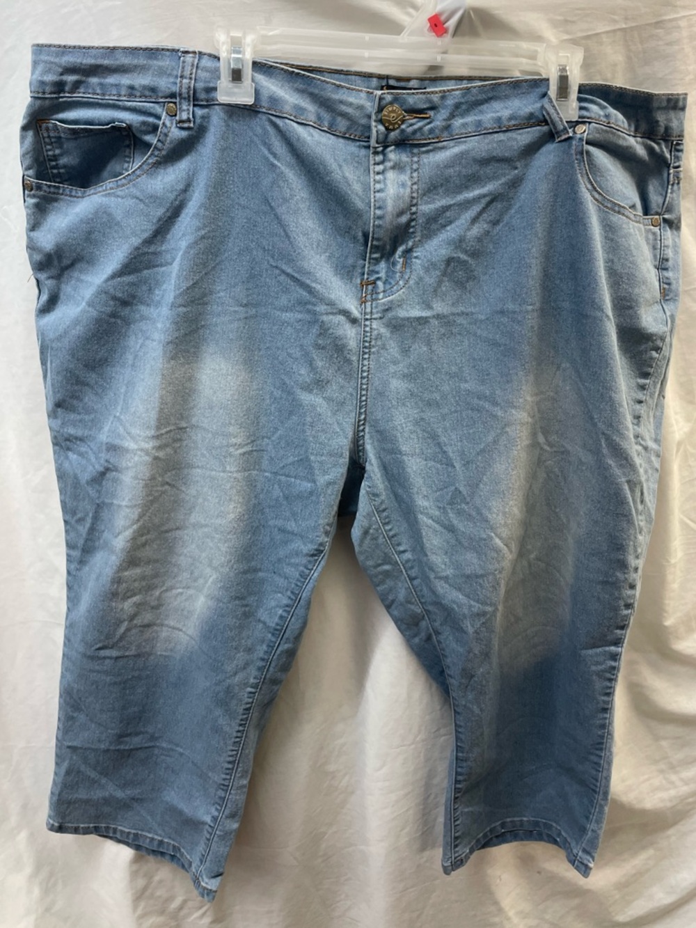 Simply Emma capris Light Blue faded  Relaxed Fit Jean capris sz 22w